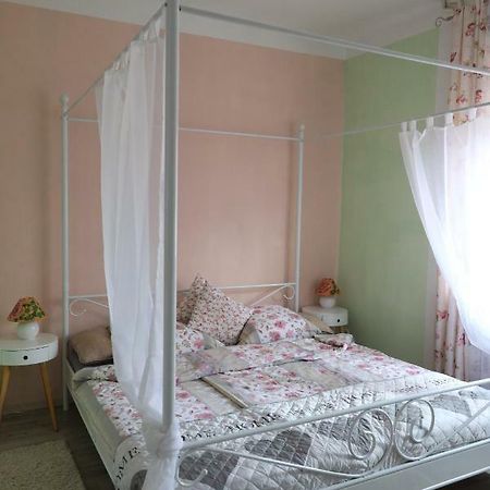 Apartment Viktoria Püttlingen Eksteriør bilde