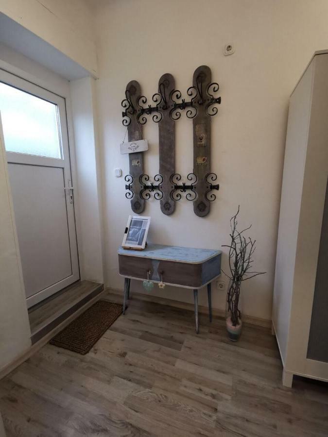 Apartment Viktoria Püttlingen Eksteriør bilde