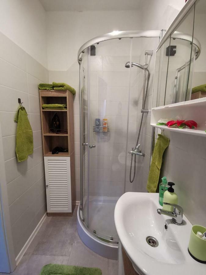 Apartment Viktoria Püttlingen Eksteriør bilde