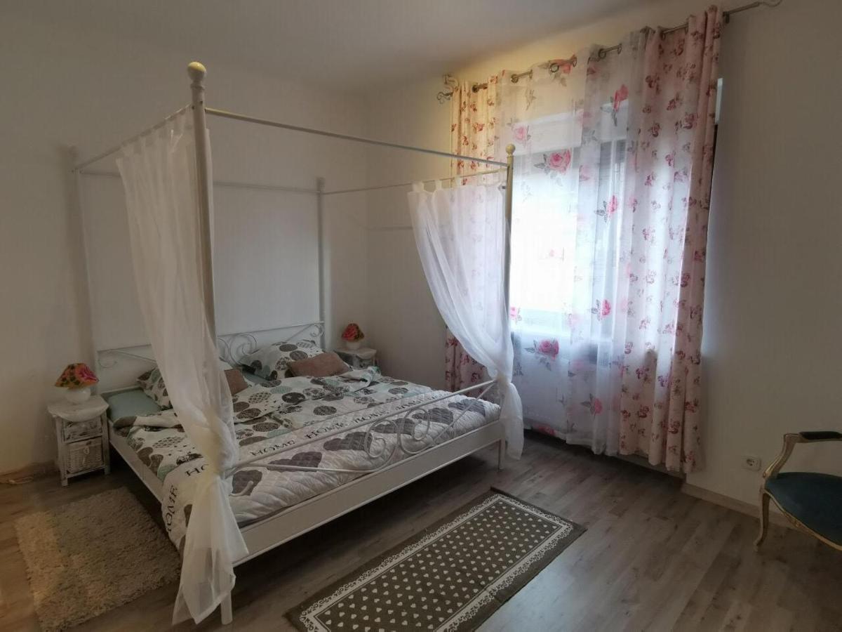 Apartment Viktoria Püttlingen Eksteriør bilde